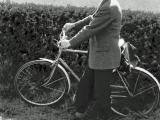 1964-5-Budgie-and-bike