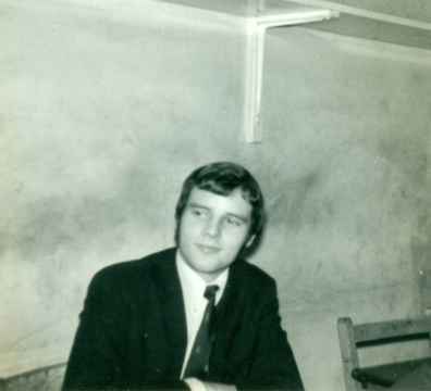 1962-Class-David-Gomez-in-the-Physics-room-1968